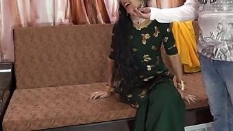 Suami Priya Memberinya Anal Fucking Saat Lebaran Dalam Video Tante India Ini